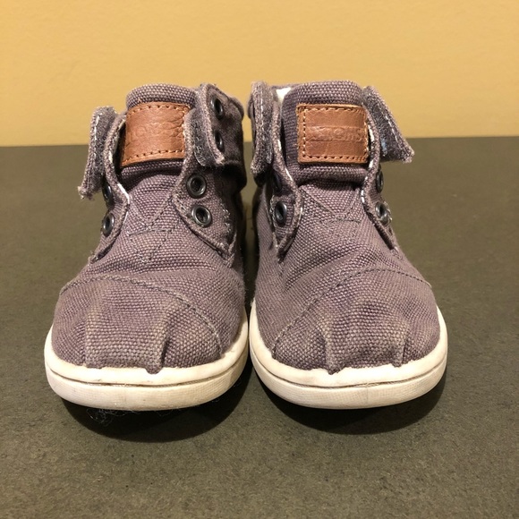 TOMS Toddler size 6 slip on high tops - Picture 1 of 4